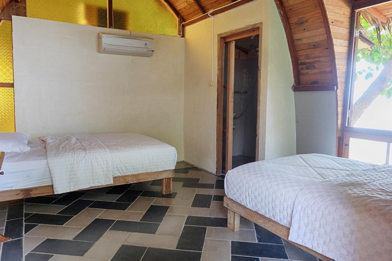 Villa Isabella Putri B&B Jepara Exterior photo