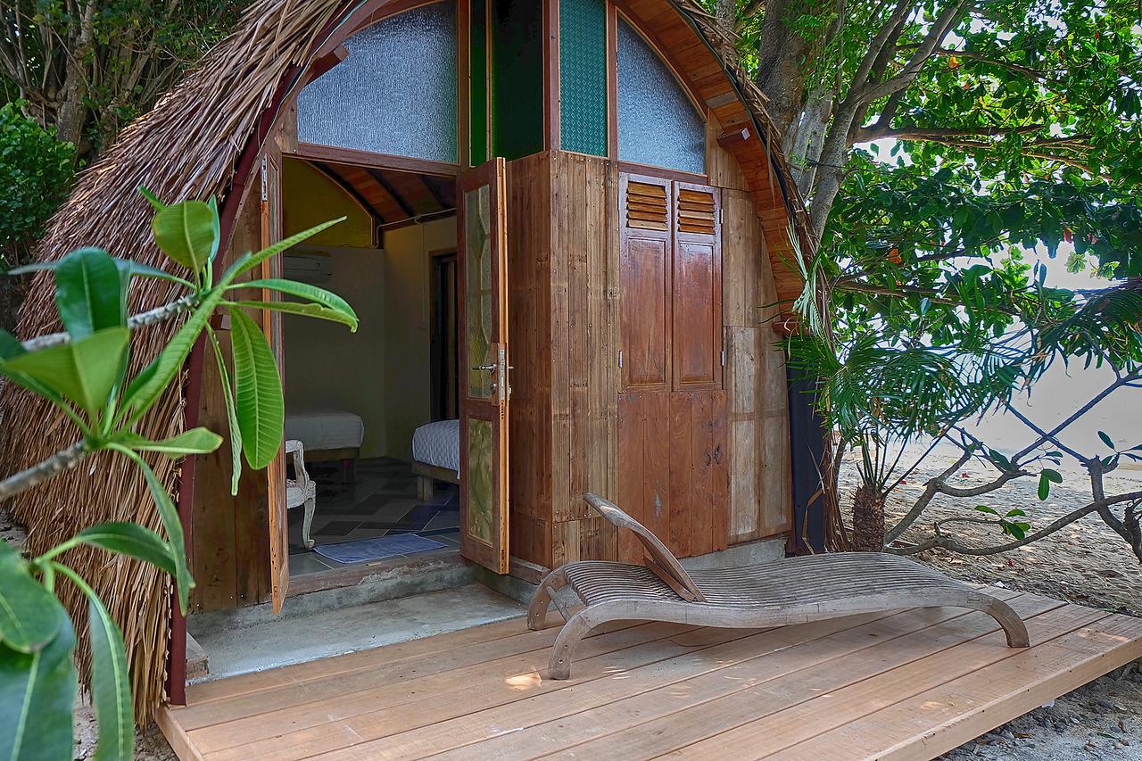 Villa Isabella Putri B&B Jepara Exterior photo