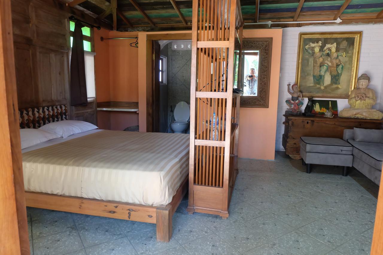 Villa Isabella Putri B&B Jepara Exterior photo