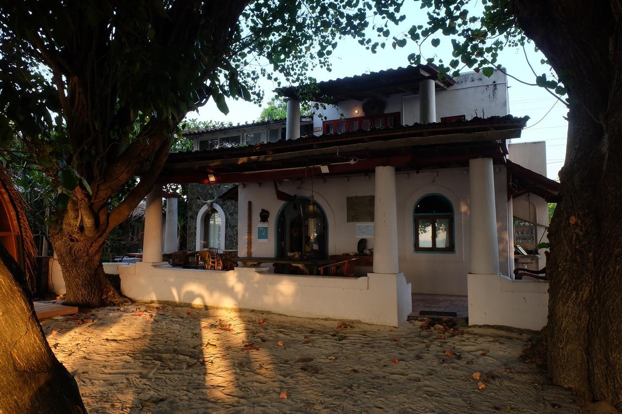 Villa Isabella Putri B&B Jepara Exterior photo